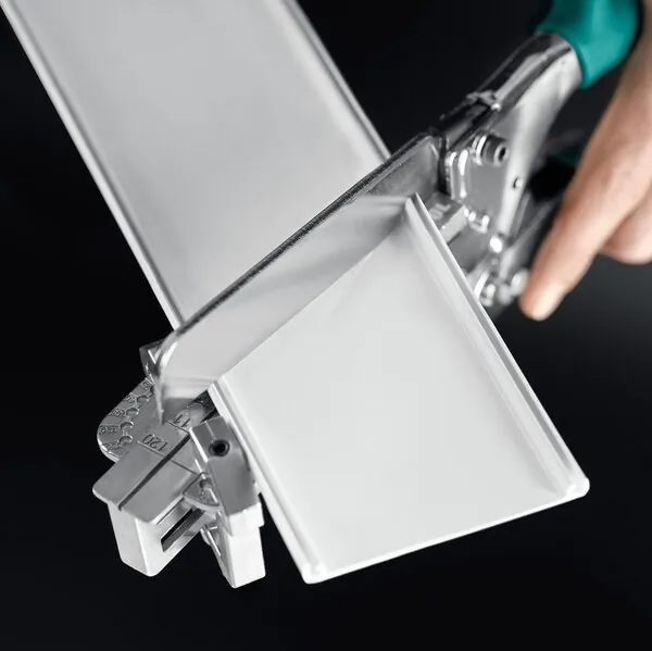 Ножницы KRAFTOOL PELIKAN 120 до 120 мм, удлиненные угловые для пластмассовых и резиновых профилей 23370