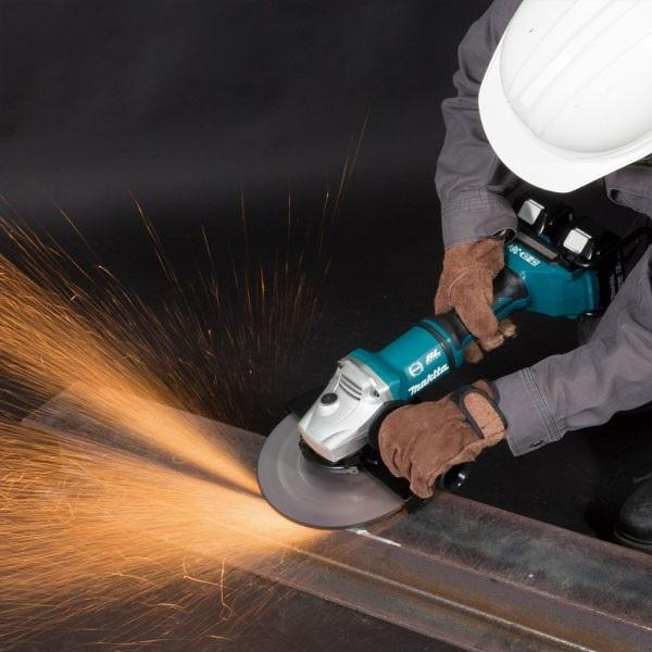 Аккумуляторная угловая шлифовальная машина Makita DGA 900 Z