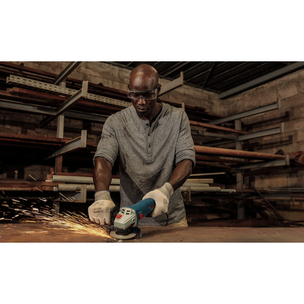 Угловая шлифовальная машина Bosch GWS 700 06013A30R0 — купить по низкой ...