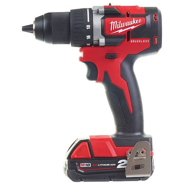 Аккумуляторная дрель-шуруповерт Milwaukee M18 CBLDD-202C 4933464317 акк дрель шуруповерт 18в m18 cbldd 0 milwaukee 4933464316