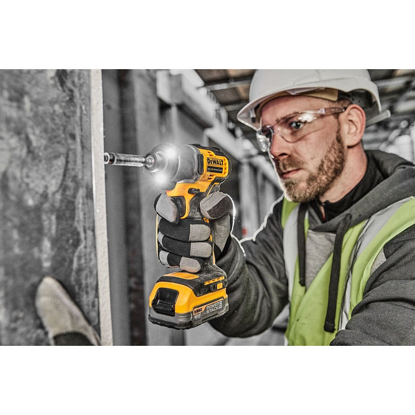 Аккумуляторный шуруповерт DeWalt DCF840N-XJ