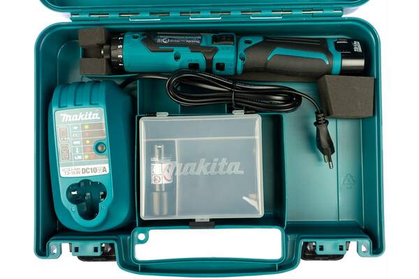 Аккумуляторная отвертка Makita DF012DSE