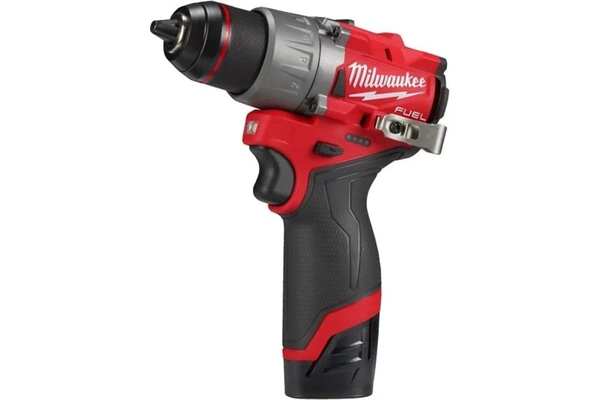 Аккумуляторная дрель-шуруповерт Milwaukee M12 FDD2-202X 4933479873 гайковерт milwaukee m12 fid 202x 4933459823