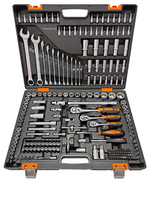Набор инструментов Вихрь 1/2", 1/4", CrV, в кейсе 216 предм 73/6/7/12